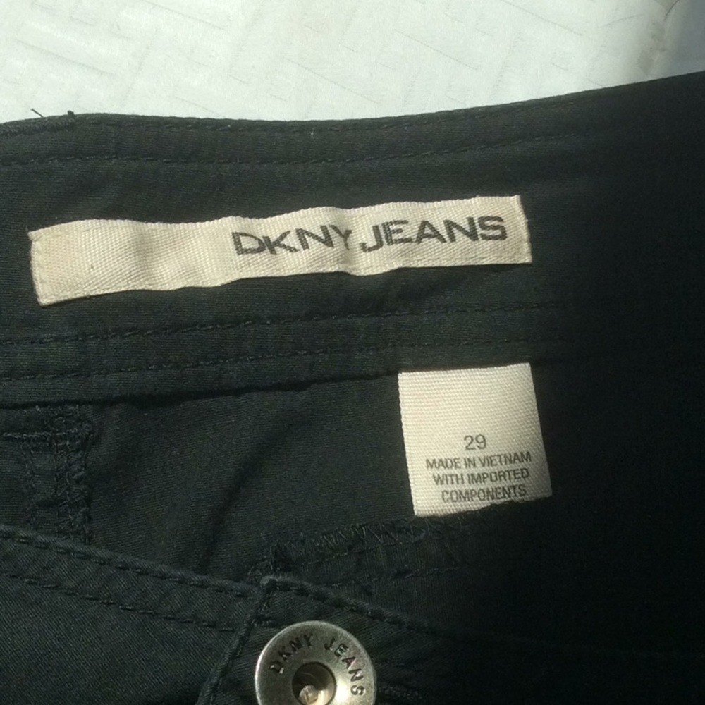 Shorts - Picture 3 of 3